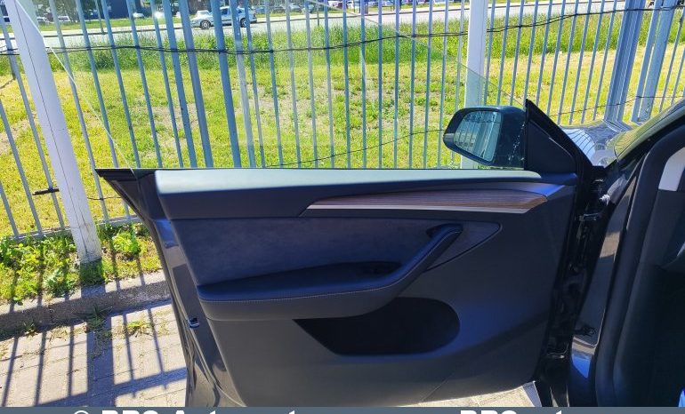 
								Tesla Model Y Long Range 78.1kWh 2025 full									