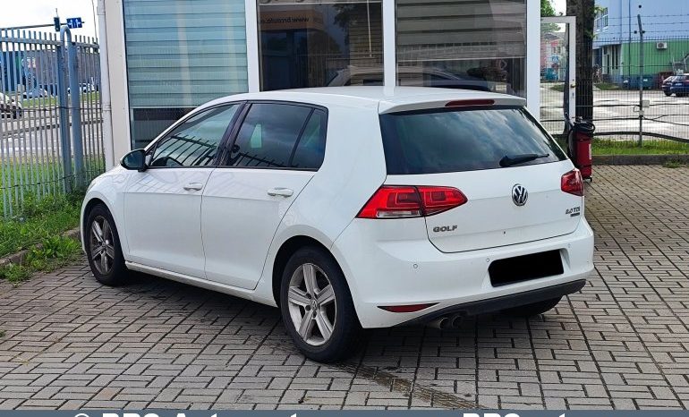 
								Volkswagen Golf 2.0 TDI DSG 2013 full									