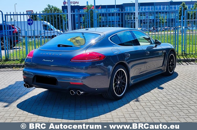 Porsche Panamera S 2014