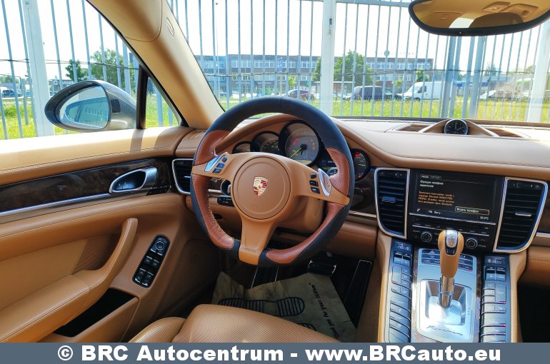 Porsche Panamera S 2014