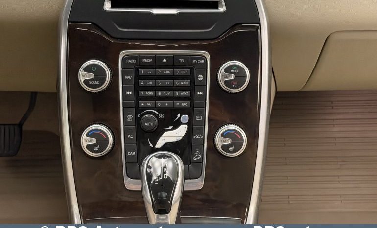 
								Volvo XC 70 T6 AWD Automatas 2015 full									