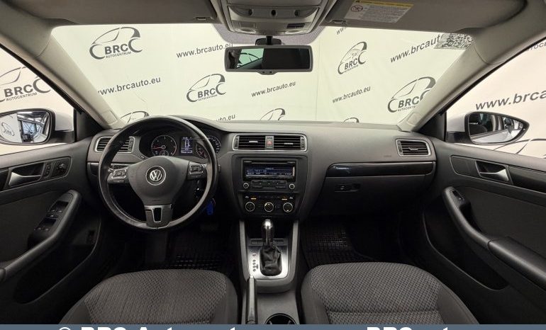 
								Volkswagen Jetta 1.6TDI Comfortline Automatas 2012 full									
