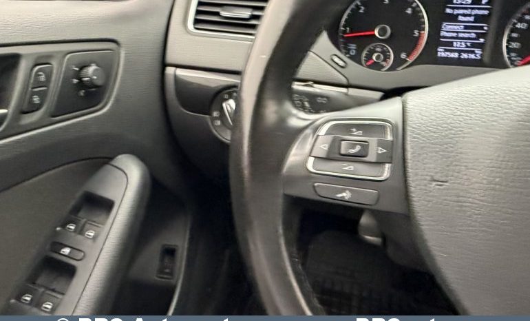 
								Volkswagen Jetta 1.6TDI Comfortline Automatas 2012 full									