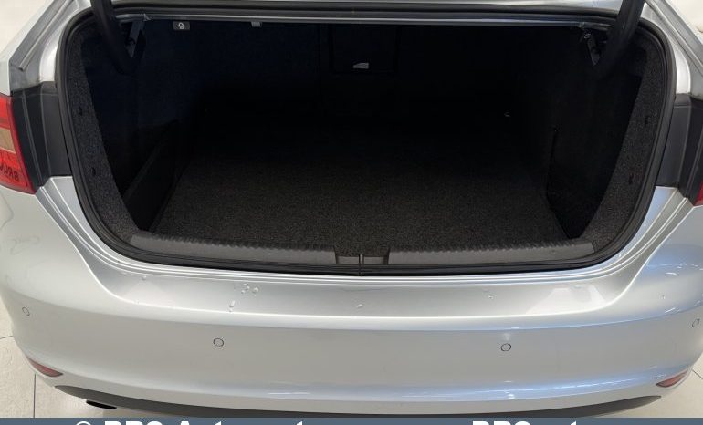 
								Volkswagen Jetta 1.6TDI Comfortline Automatas 2012 full									