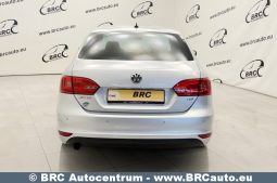 
										Volkswagen Jetta 1.6TDI Comfortline Automatas 2012 full									