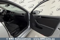 
										Volkswagen Jetta 1.6TDI Comfortline Automatas 2012 full									