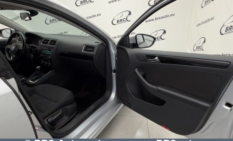 
								Volkswagen Jetta 1.6TDI Comfortline Automatas 2012 full									