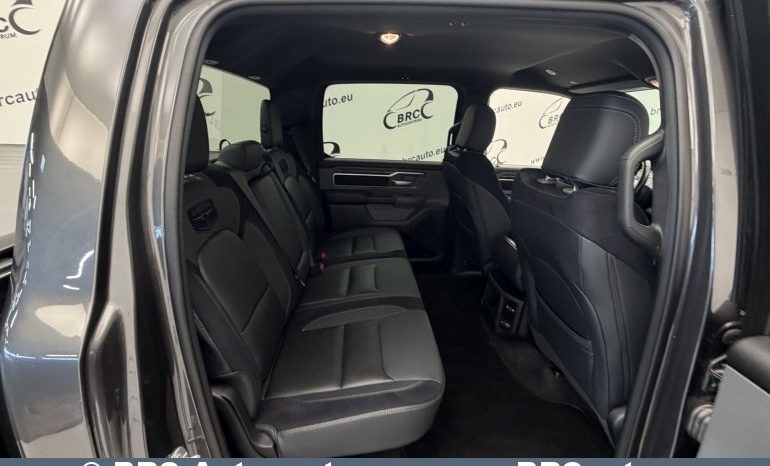 
								Dodge Ram 1500 Bighorn 5.7 Hemi V8 4X4 Automatas 2021 full									