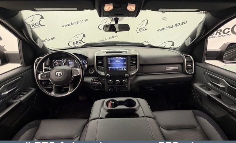 
								Dodge Ram 1500 Bighorn 5.7 Hemi V8 4X4 Automatas 2021 full									