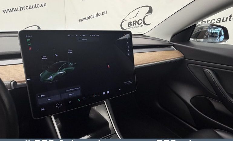 
								Tesla Model 3 Standard Plus 2019 full									