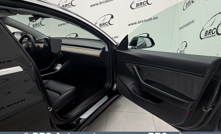 
								Tesla Model 3 Standard Plus 2019 full									