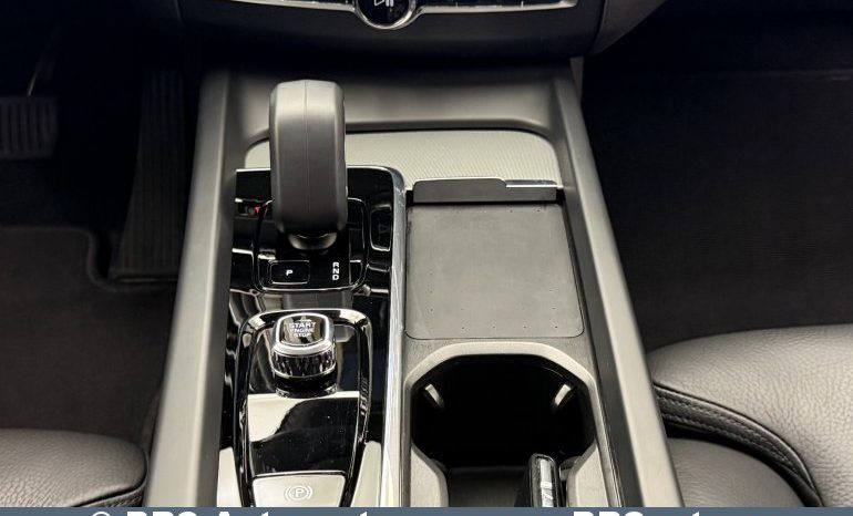 
								Volvo XC 60 B4 R-Design Automatas 2025 full									