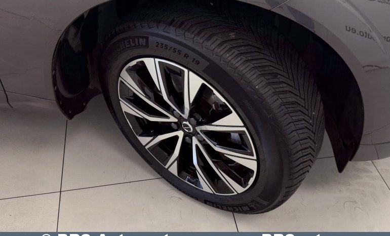 
								Volvo XC 60 B4 R-Design Automatas 2025 full									