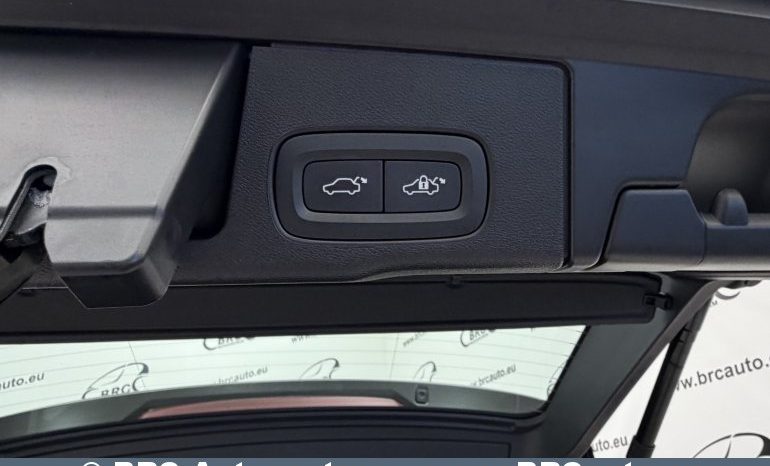 
								Volvo XC 60 B4 R-Design Automatas 2025 full									