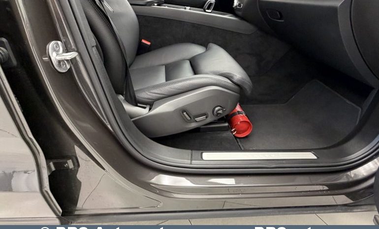 
								Volvo XC 60 B4 R-Design Automatas 2025 full									