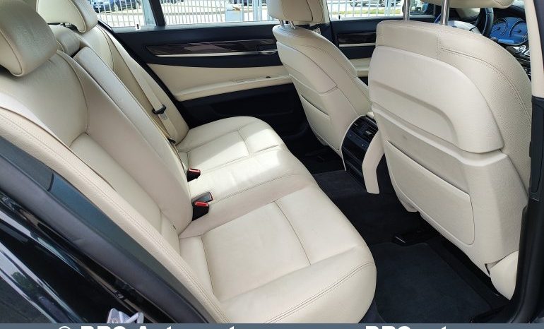 
								BMW 740 3.0d xDrive Automatas 2013 full									