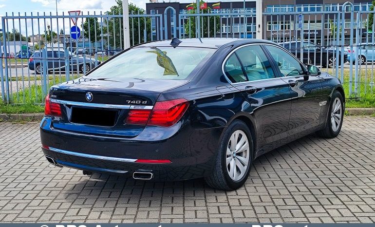 
								BMW 740 3.0d xDrive Automatas 2013 full									