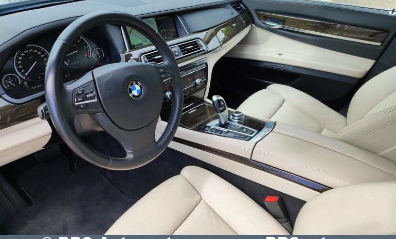 
								BMW 740 3.0d xDrive Automatas 2013 full									