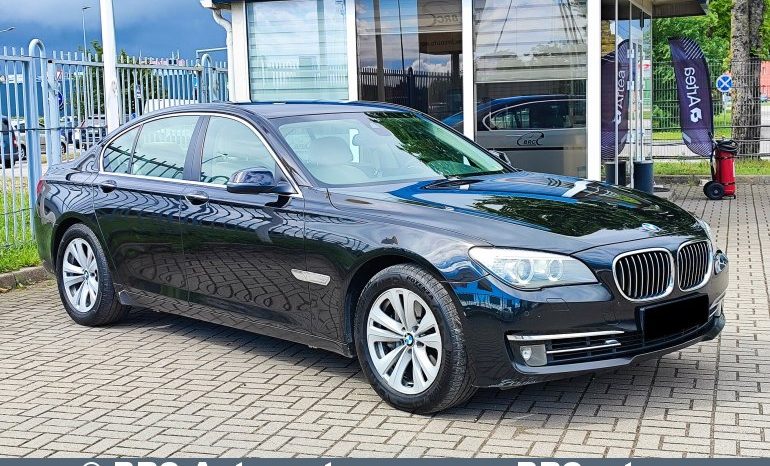 
								BMW 740 3.0d xDrive Automatas 2013 full									