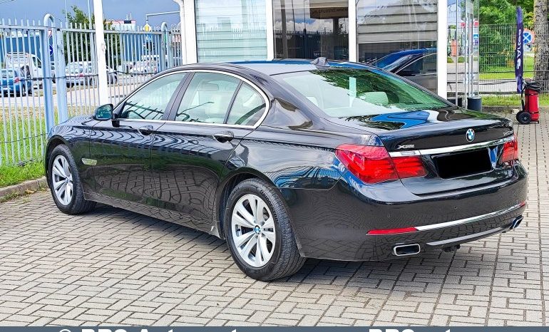 
								BMW 740 3.0d xDrive Automatas 2013 full									