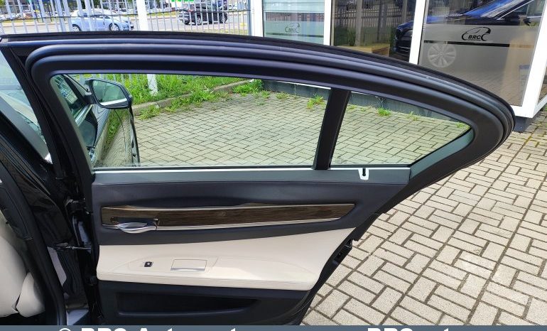 
								BMW 740 3.0d xDrive Automatas 2013 full									