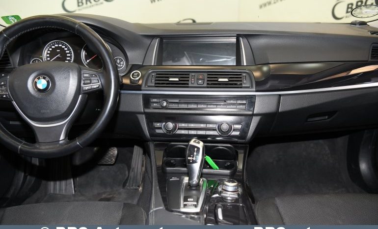 
								BMW 525 d Touring Automatas 2011 full									