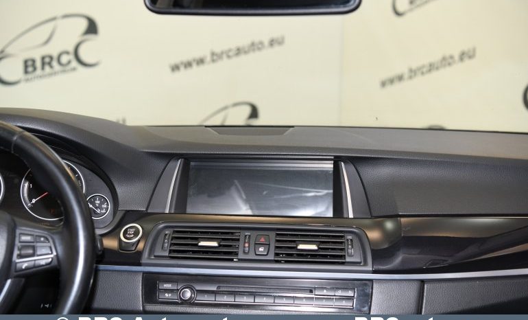 
								BMW 525 d Touring Automatas 2011 full									