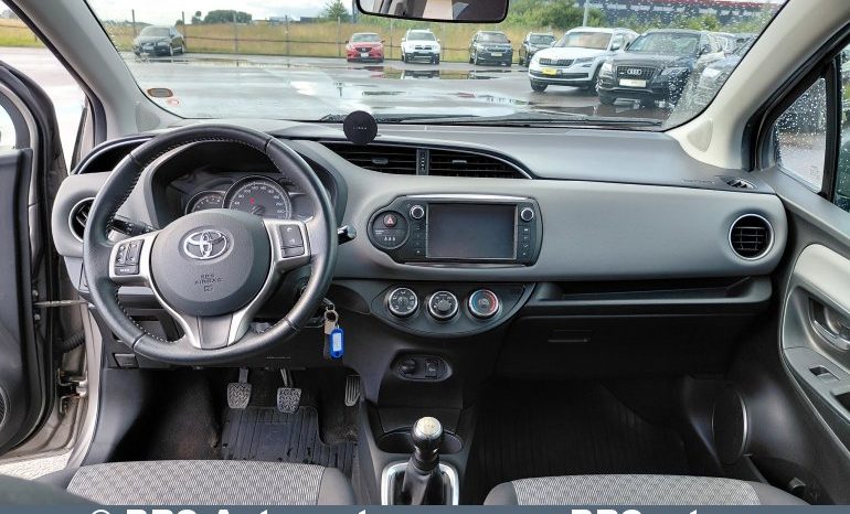 
								Toyota Yaris 1.0 VVT-i 2014 full									
