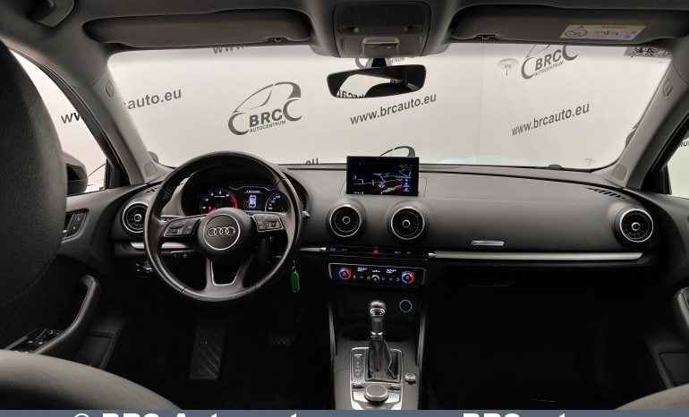 
								Audi A3 1.0TFSI Sportback 2018 full									
