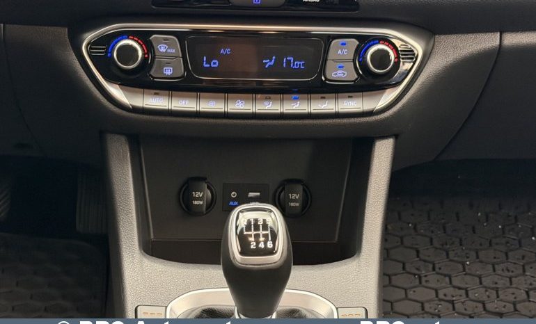 
								Hyundai i30 1.4 T-GDI 2018 full									