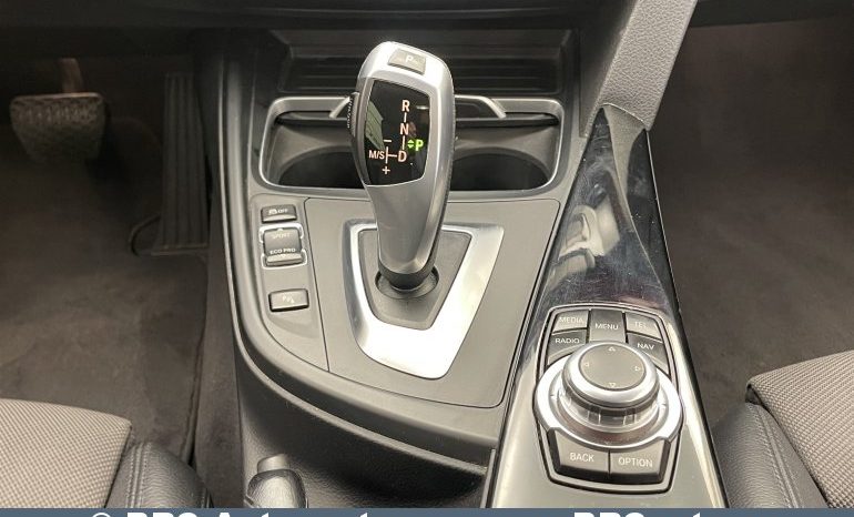 
								BMW 318 d Automatas 2015 full									