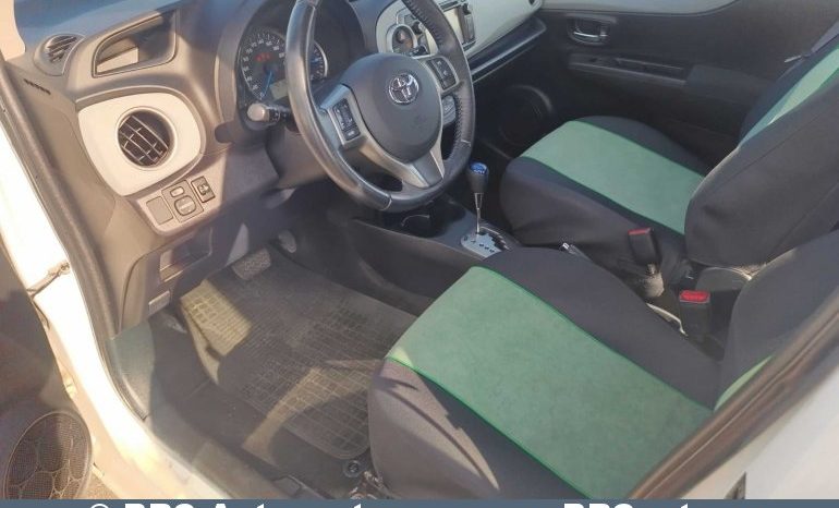 
								Toyota Yaris 1.5 Hybrid ECVT Lounge Automatas 2013 full									
