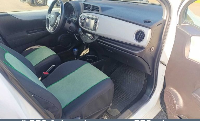
								Toyota Yaris 1.5 Hybrid ECVT Lounge Automatas 2013 full									