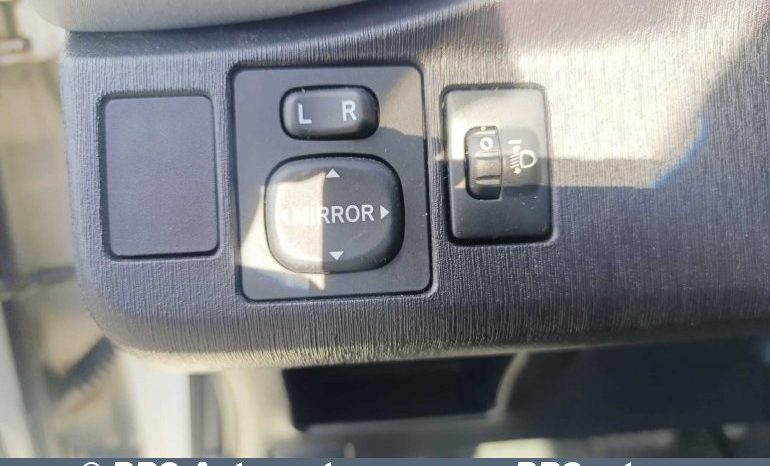 
								Toyota Yaris 1.5 Hybrid ECVT Lounge Automatas 2013 full									