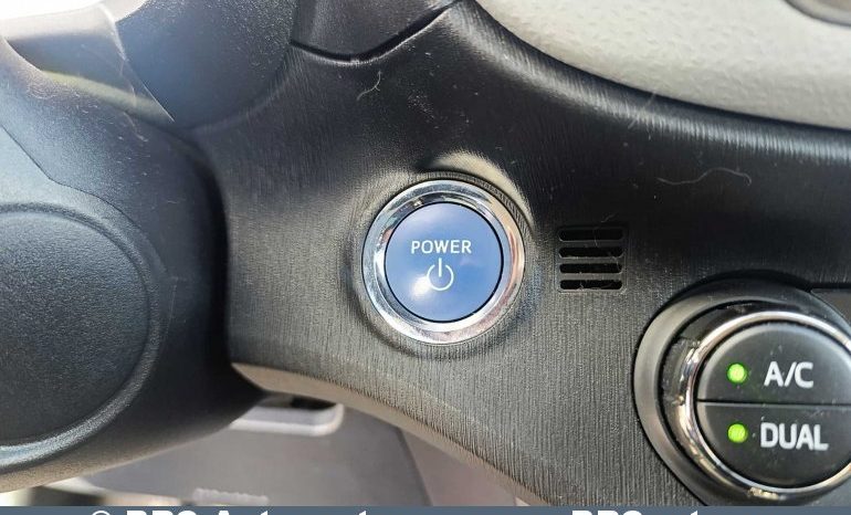 
								Toyota Yaris 1.5 Hybrid ECVT Lounge Automatas 2013 full									