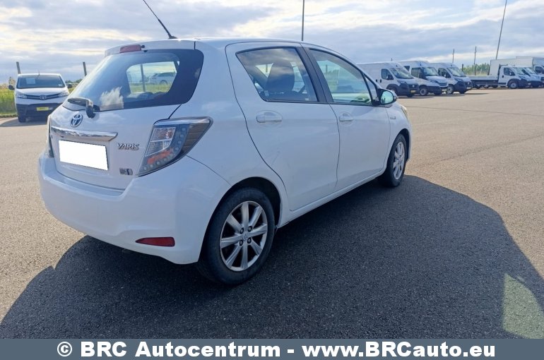 Toyota Yaris 1.5 Hybrid ECVT Lounge Automatas 2013