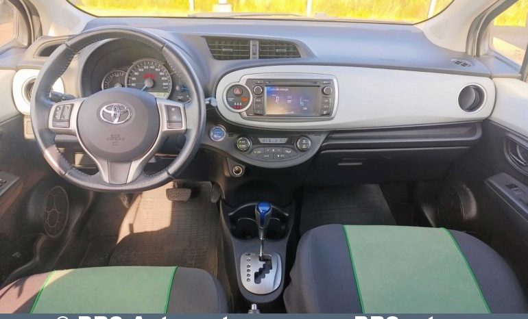 
								Toyota Yaris 1.5 Hybrid ECVT Lounge Automatas 2013 full									