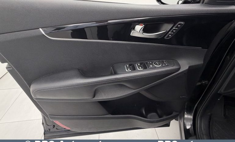 
								Kia Sorento 2.2 CRDi Automatas 2016 full									