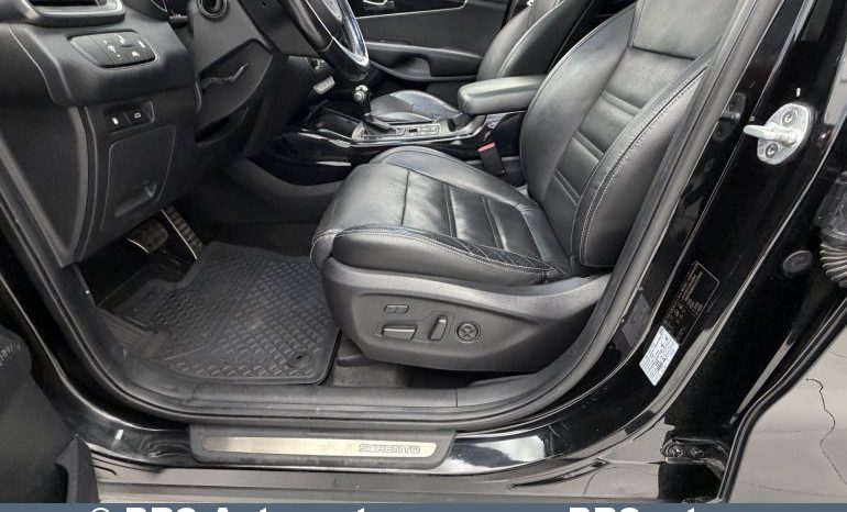 
								Kia Sorento 2.2 CRDi Automatas 2016 full									