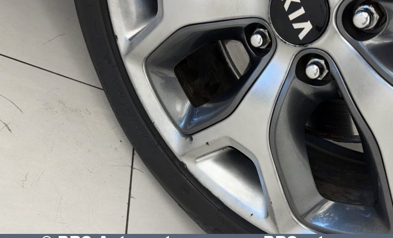 
								Kia Sorento 2.2 CRDi Automatas 2016 full									