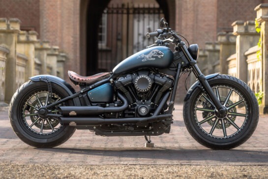 Čioperiai / Kruizeriai / Custom Harley-Davidson 2005 8000 120000 Be defektų Juoda