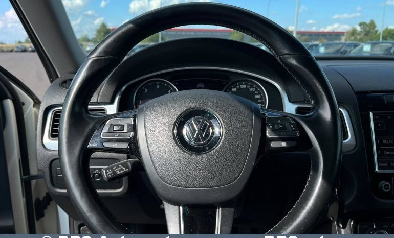 
								Volkswagen Touareg 3.0 V6 TDI BlueMotion 2011 full									