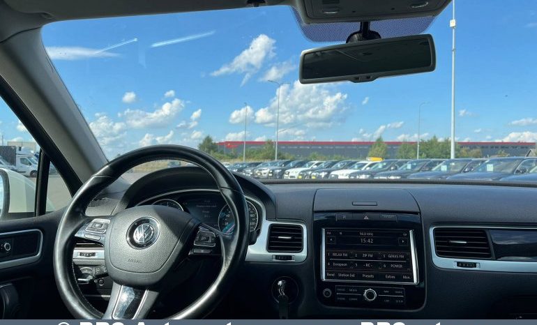 
								Volkswagen Touareg 3.0 V6 TDI BlueMotion 2011 full									