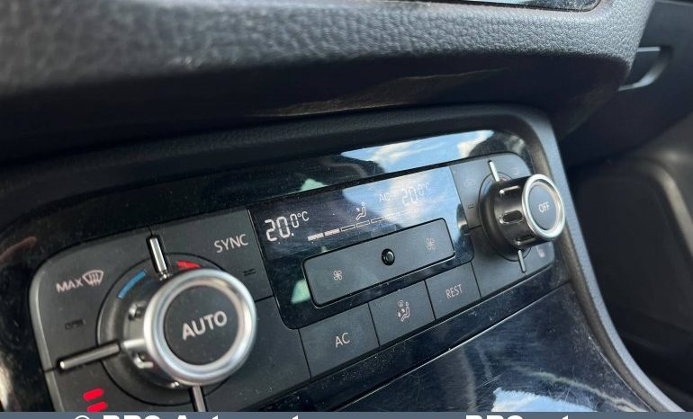 
								Volkswagen Touareg 3.0 V6 TDI BlueMotion 2011 full									