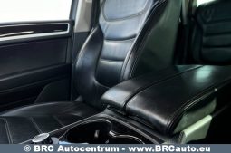 
										Volkswagen Touareg 3.0 V6 TDI BlueMotion 2011 full									