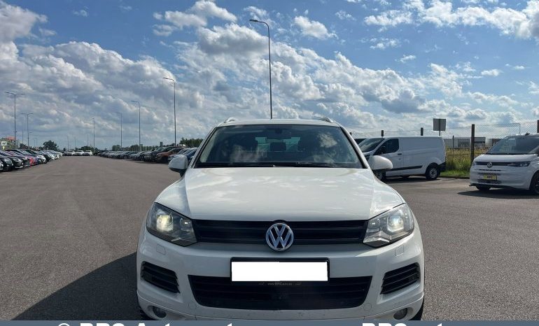
								Volkswagen Touareg 3.0 V6 TDI BlueMotion 2011 full									