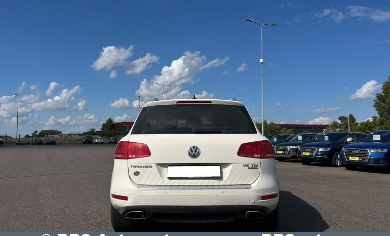 
								Volkswagen Touareg 3.0 V6 TDI BlueMotion 2011 full									