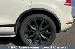 
										Volkswagen Touareg 3.0 V6 TDI BlueMotion 2011 full									