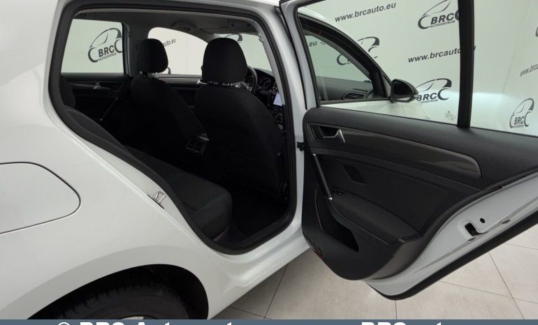 
								Volkswagen Golf 1.6 TDI IQ Drive 2020 full									