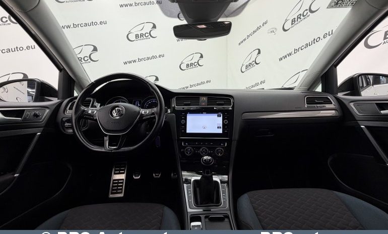 
								Volkswagen Golf 1.6 TDI IQ Drive 2020 full									